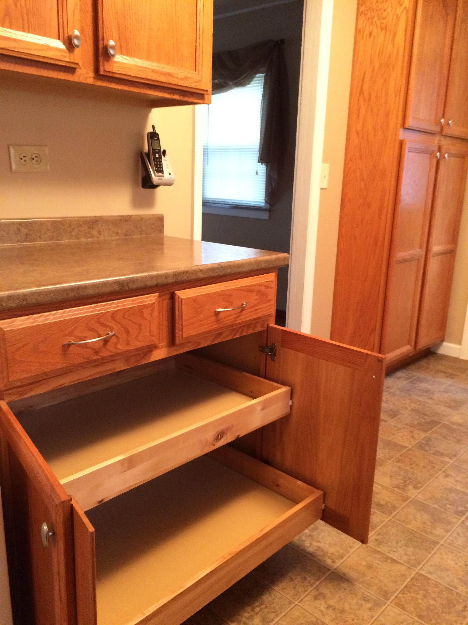 110 Verbena Road Oak Ridge, TN 37830 - Photo 13 of 28 Pull out drawer feature