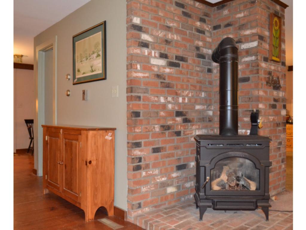 49 Moss Road Hopkinton, NH 03229 - Photo 17 of 35