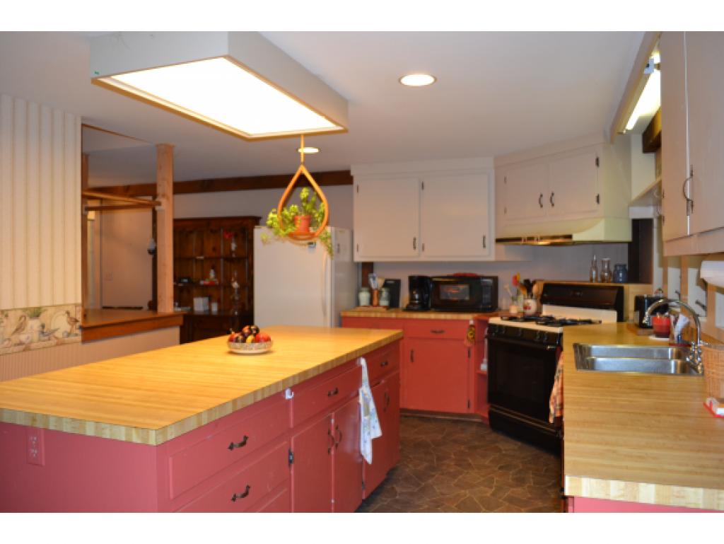 49 Moss Road Hopkinton, NH 03229 - Photo 8 of 35