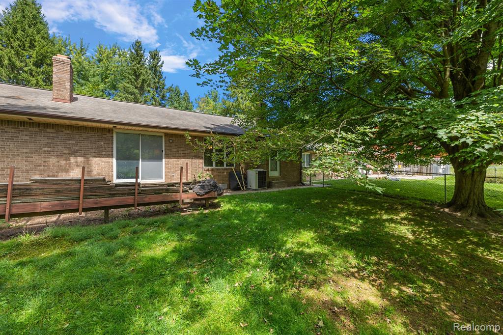 6152 Golf Club Road Howell, MI 48843 - Photo 30 of 44 Gallery Image 30