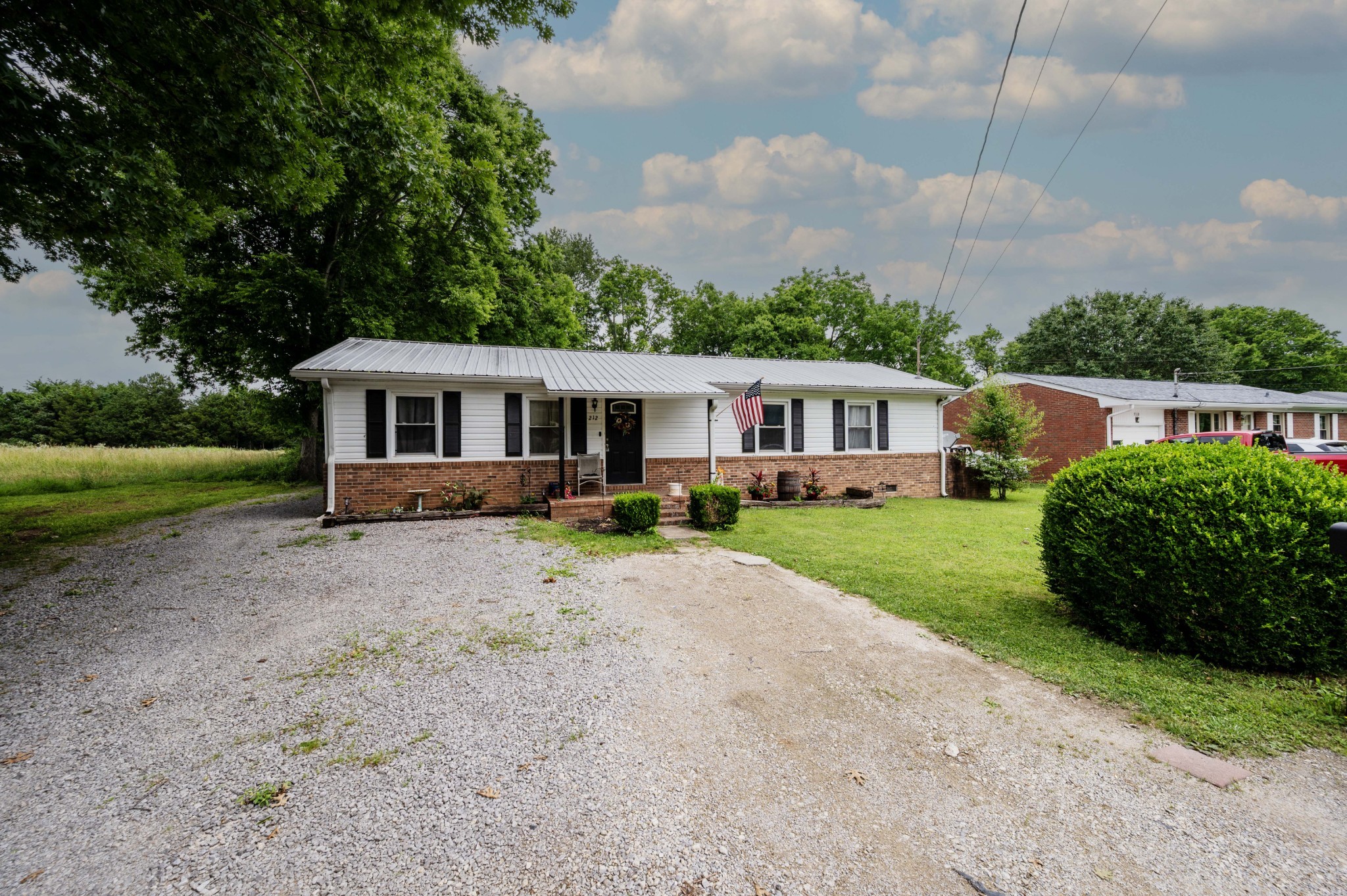 212 Decatur Street Shelbyville, TN 37160 - Photo 2 of 16 Gallery Image 2