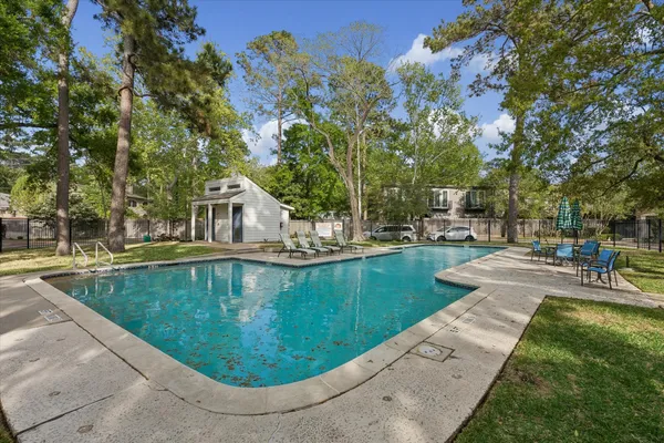 $2,700 | 12625 Memorial Drive, Unit 42, Houston, TX 77024