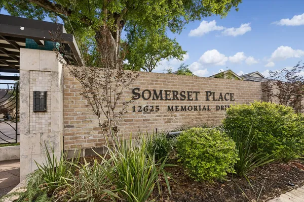 $2,700 | 12625 Memorial Drive, Unit 42, Houston, TX 77024