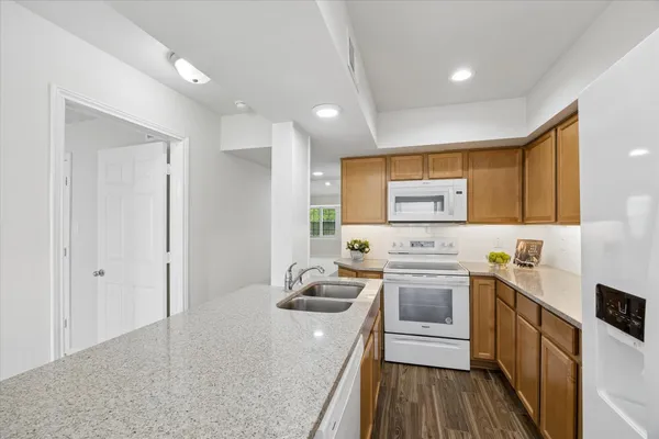 $2,700 | 12625 Memorial Drive, Unit 42, Houston, TX 77024