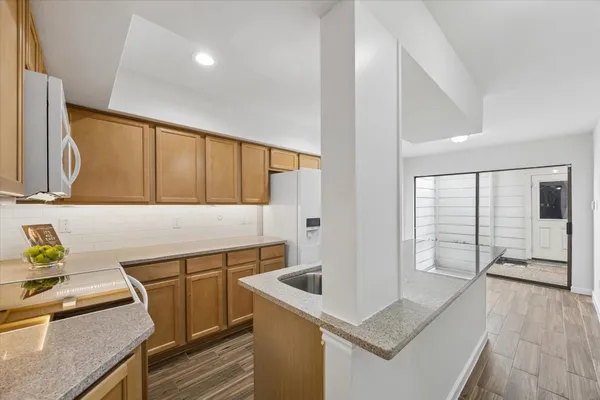 $2,700 | 12625 Memorial Drive, Unit 42, Houston, TX 77024