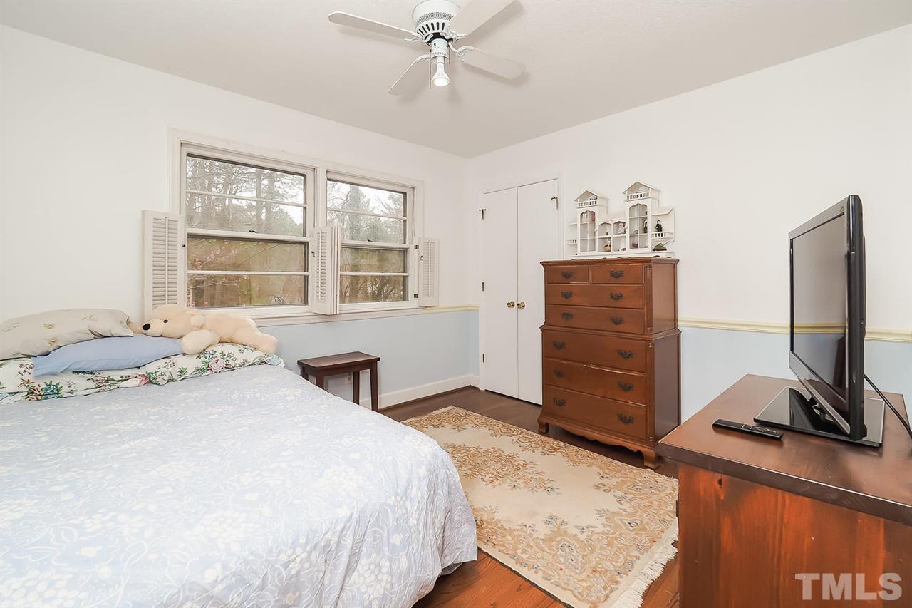 5606 Shadowbrook Drive Raleigh, NC 27612 - Photo 11 of 17 Gallery Image 11