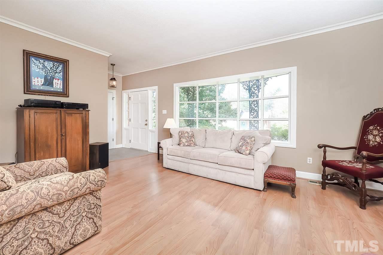 5606 Shadowbrook Drive Raleigh, NC 27612 - Photo 5 of 17 Gallery Image 5