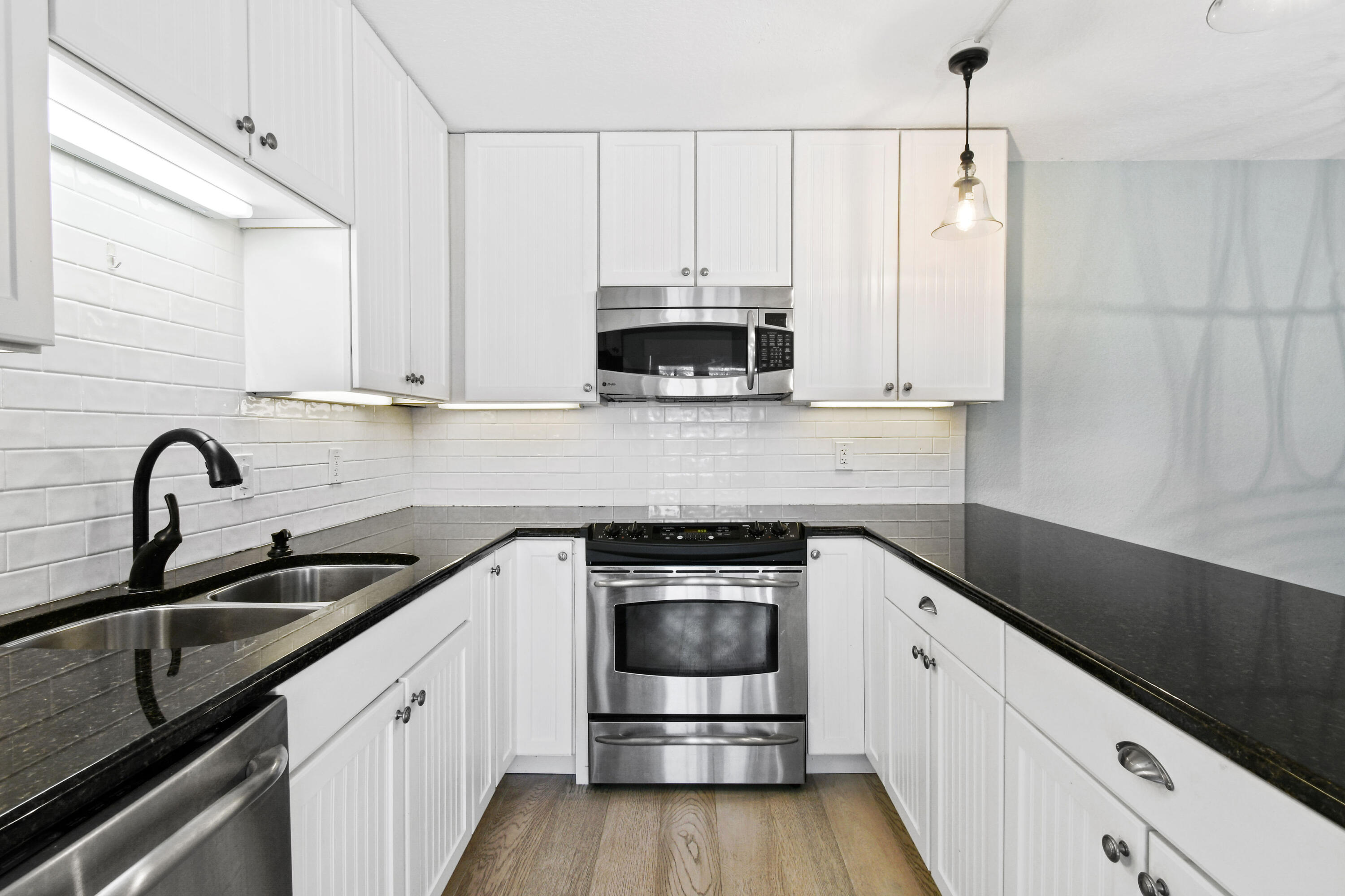 825 Center Street, Unit 6B Jupiter, FL 33458 - Photo 11 of 41 825CenterSt#6B(14)