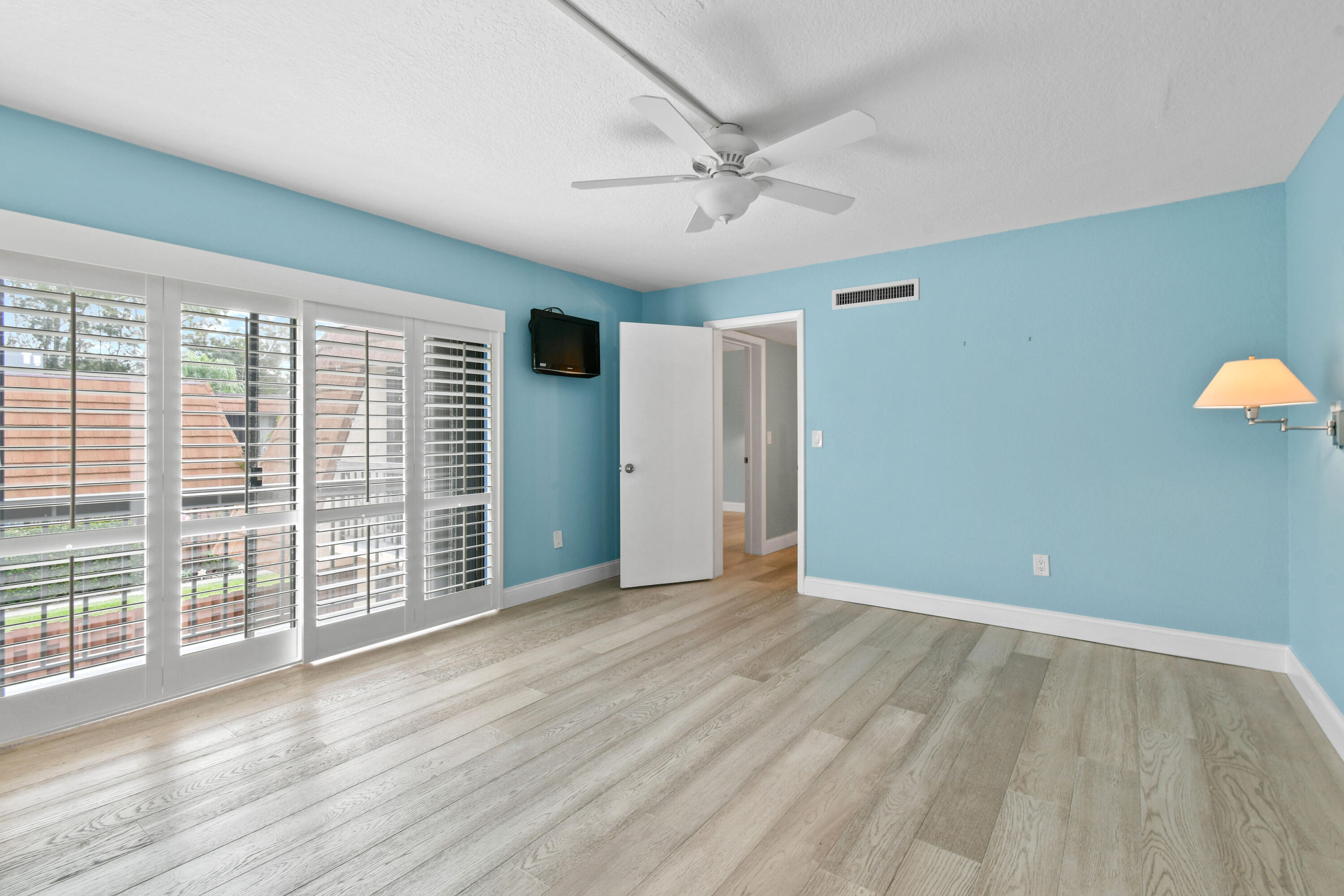 825 Center Street, Unit 6B Jupiter, FL 33458 - Photo 25 of 41 Second Suite
