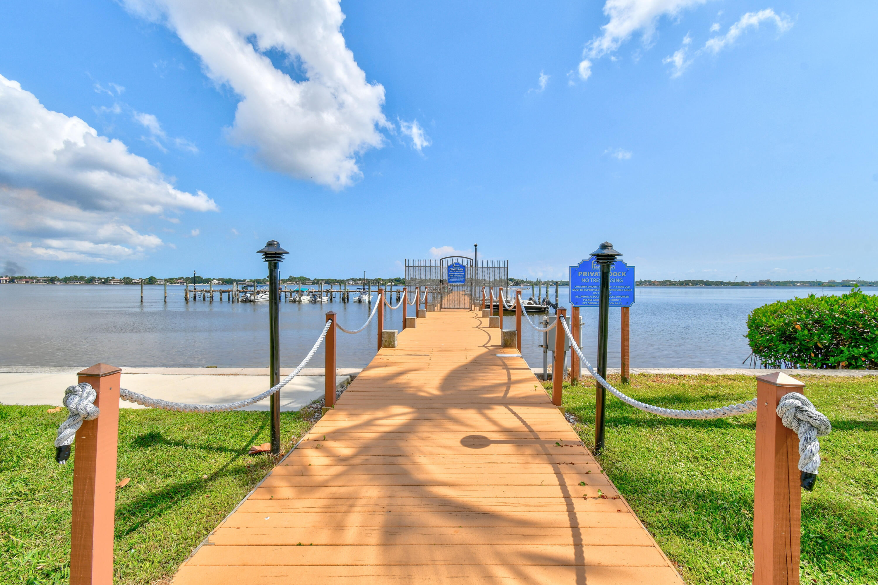 825 Center Street, Unit 6B Jupiter, FL 33458 - Photo 32 of 41 Community Dock