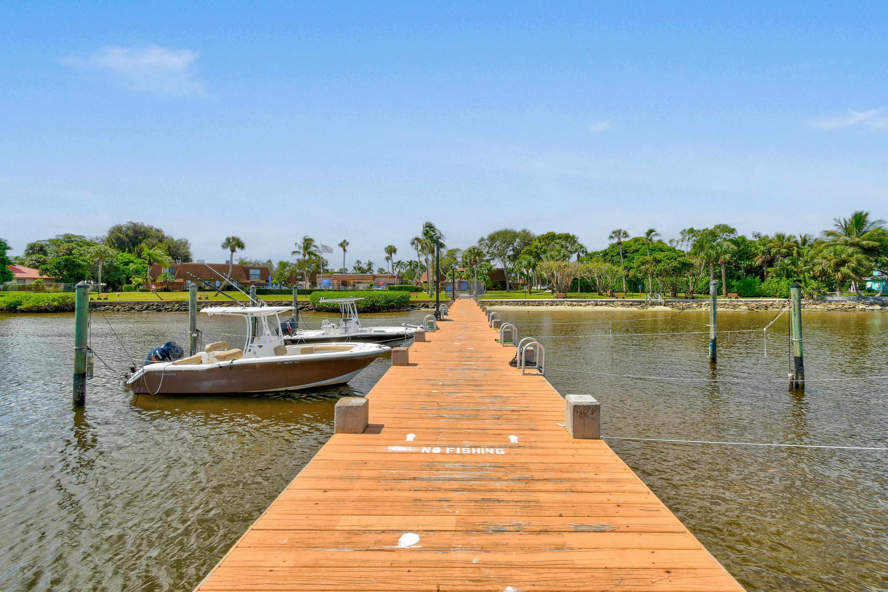 825 Center Street, Unit 6B Jupiter, FL 33458 - Photo 33 of 41 Community Dock