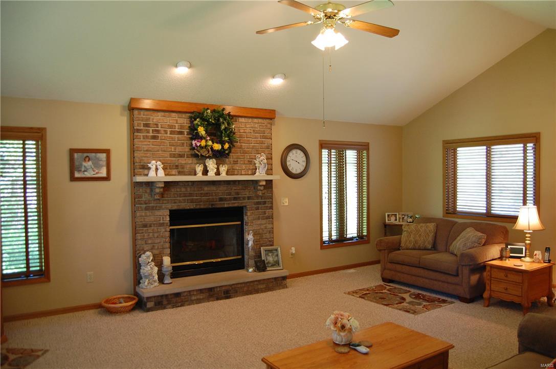 6704 Moro Road Edwardsville, IL 62025 - Photo 7 of 52 Gallery Image 7