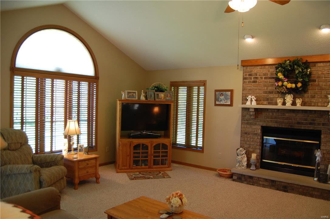 6704 Moro Road Edwardsville, IL 62025 - Photo 8 of 52 Gallery Image 8