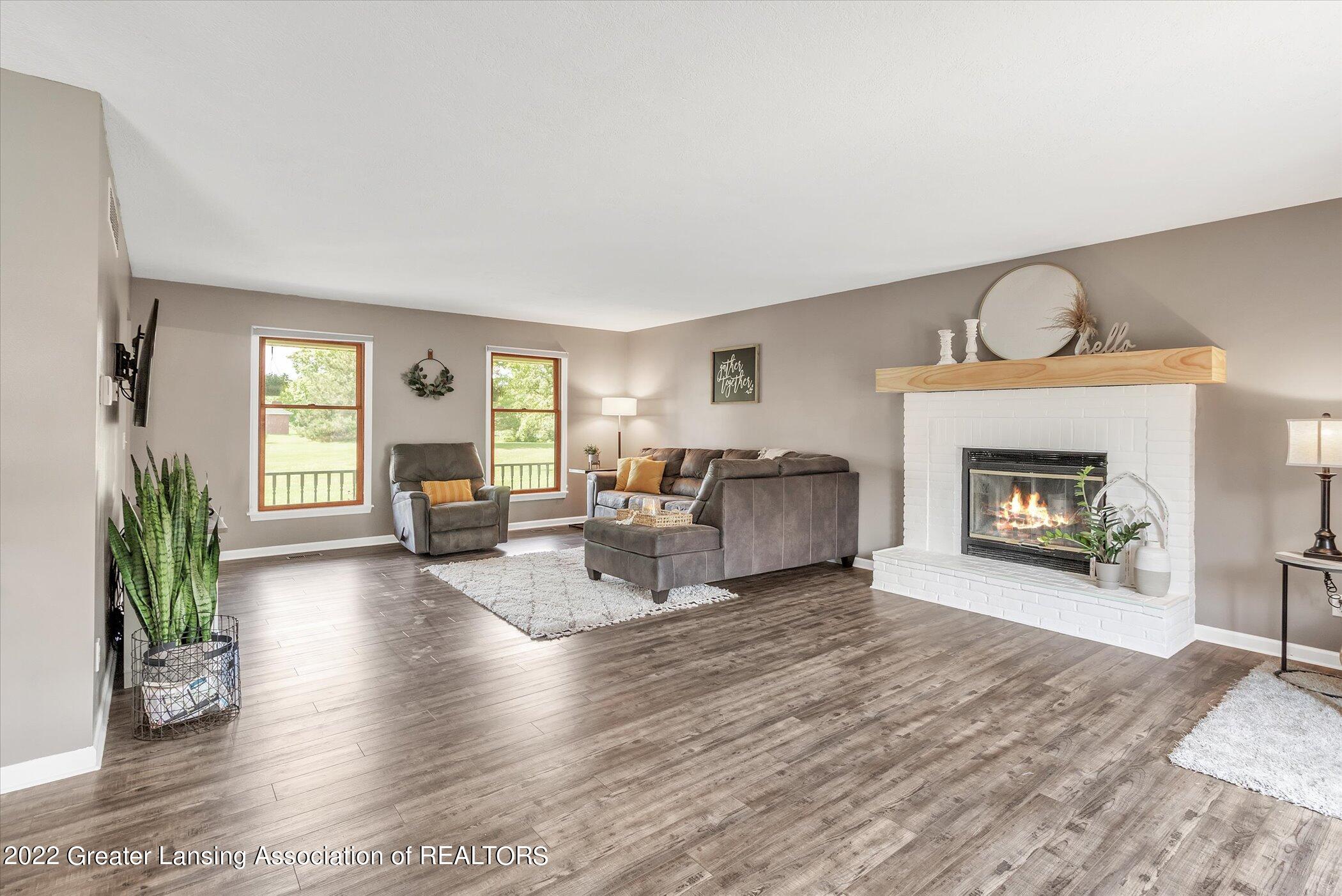 9451 South Williams Road Dewitt, MI 48820 - Photo 9 of 62 10-9451-Williams-Rd-WindowStill-Real-Est