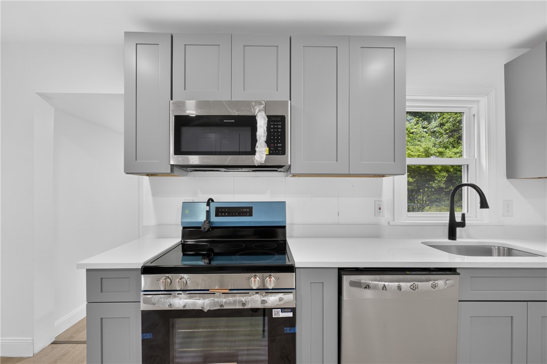 5 Lee's Lane Glocester, RI 02814 - Photo 5 of 48