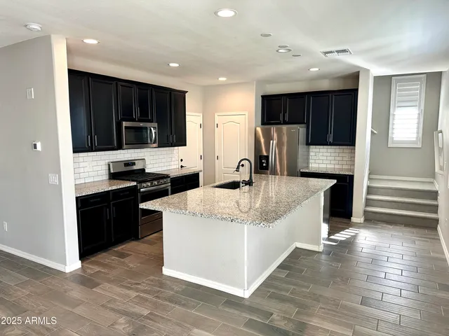 $2,395 | 7724 South 37th Way, Phoenix, AZ 85042