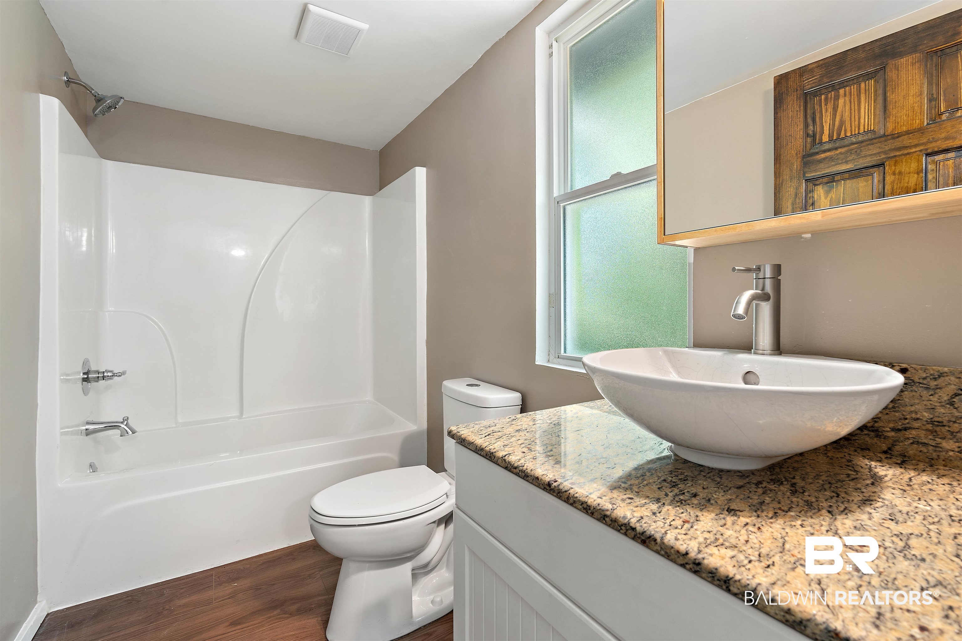 906 Texas Street Mobile, AL 36604 - Photo 20 of 25 Bathroom