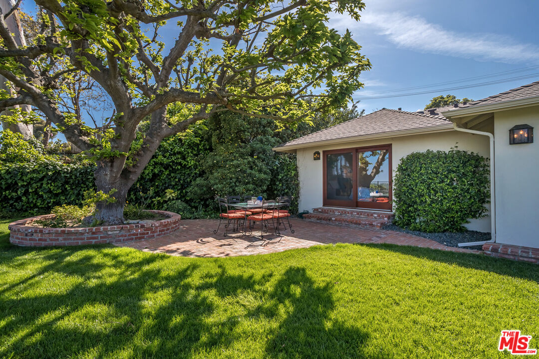 2618 Roscomare Road Los Angeles, CA 90077 - Photo 14 of 49