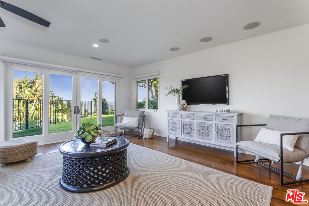 2618 Roscomare Road Los Angeles, CA 90077 - Photo 23 of 49