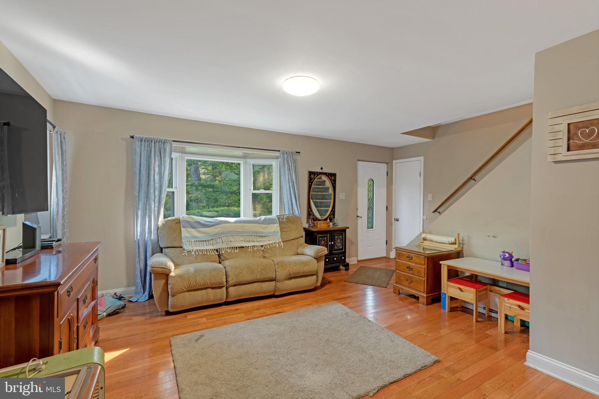 332 Locust Road Glenside, PA 19038 - Photo 5 of 30 Gallery Image 5