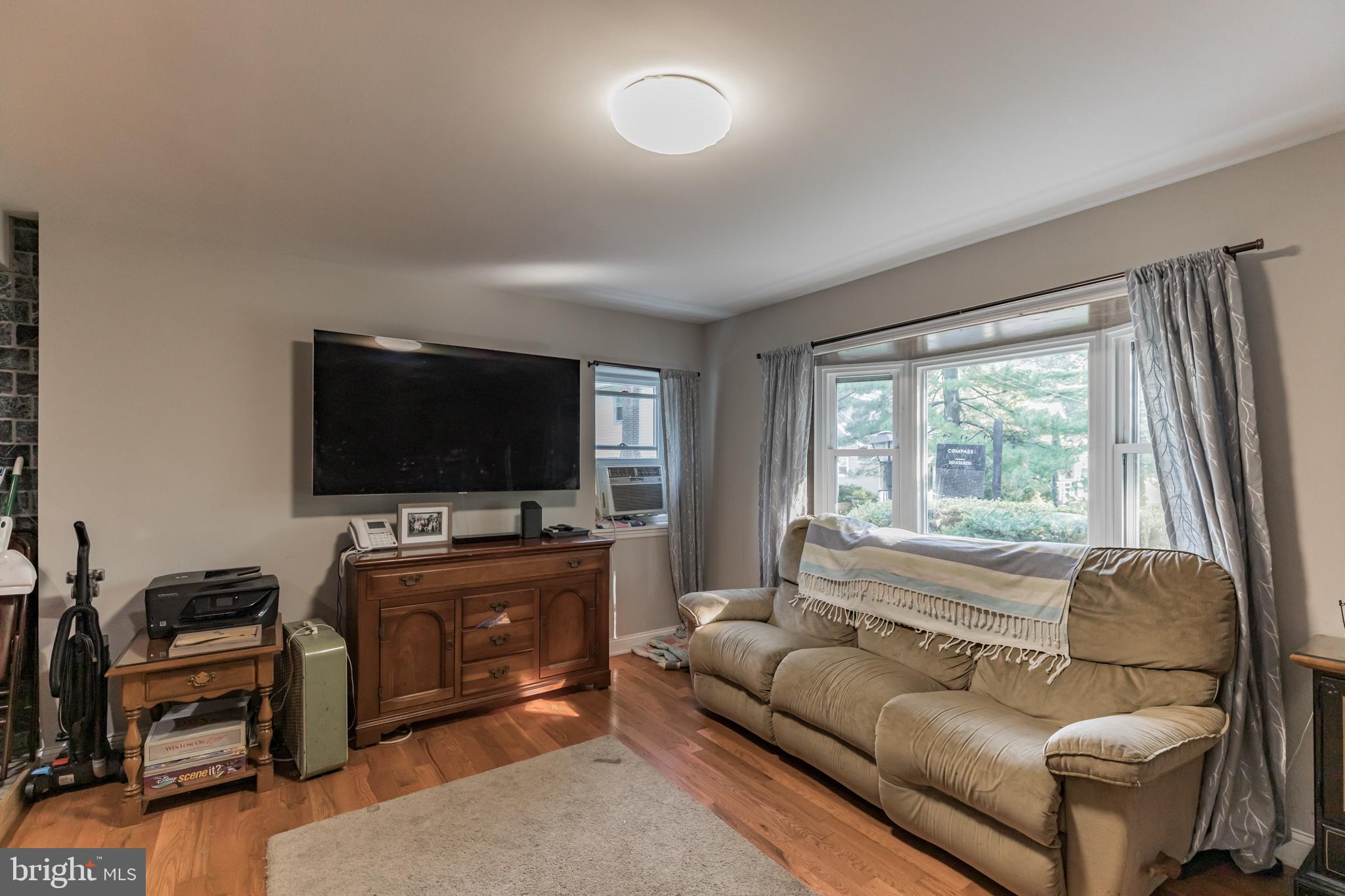 332 Locust Road Glenside, PA 19038 - Photo 6 of 30 Gallery Image 6