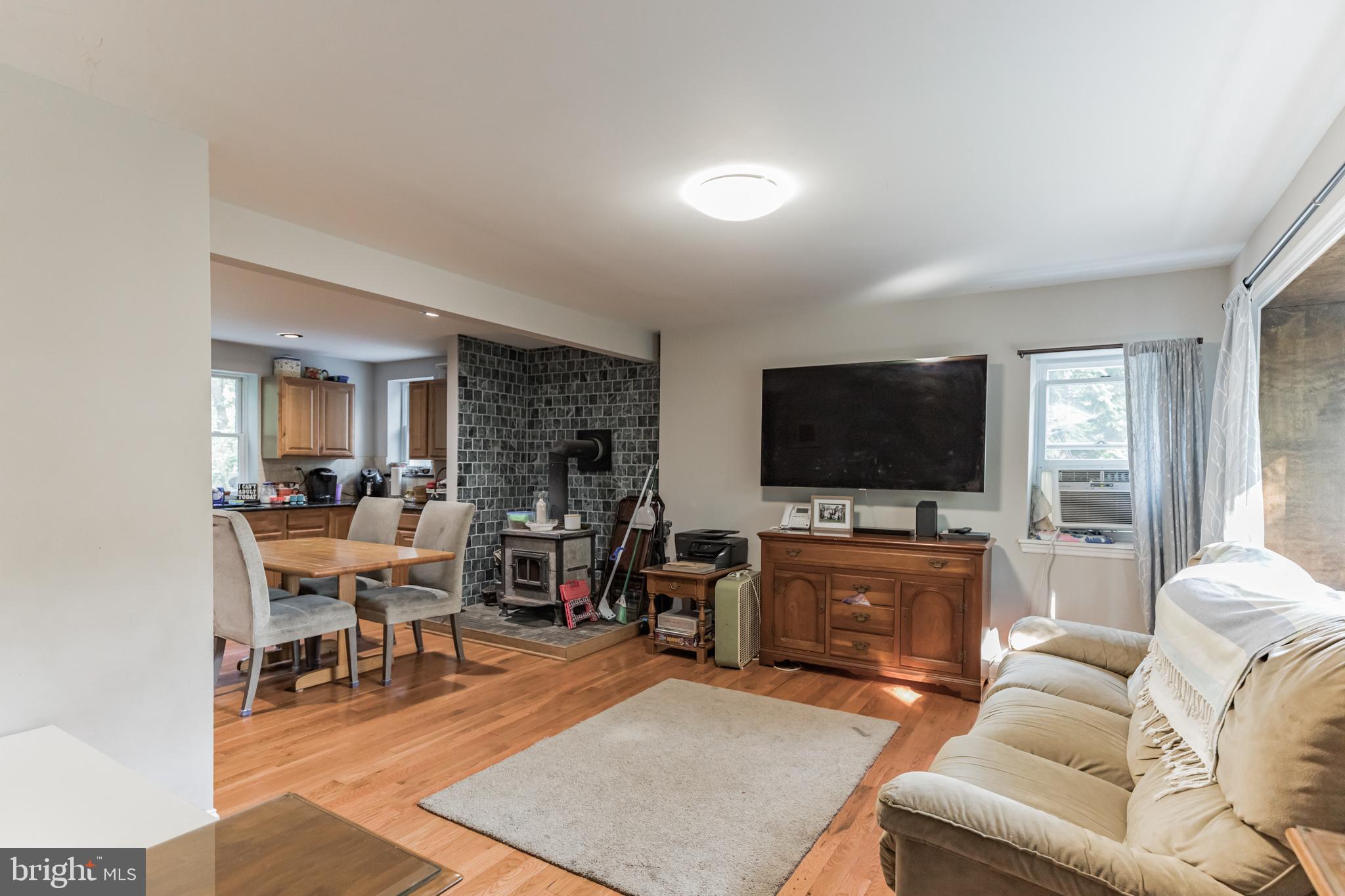 332 Locust Road Glenside, PA 19038 - Photo 8 of 30 Gallery Image 8