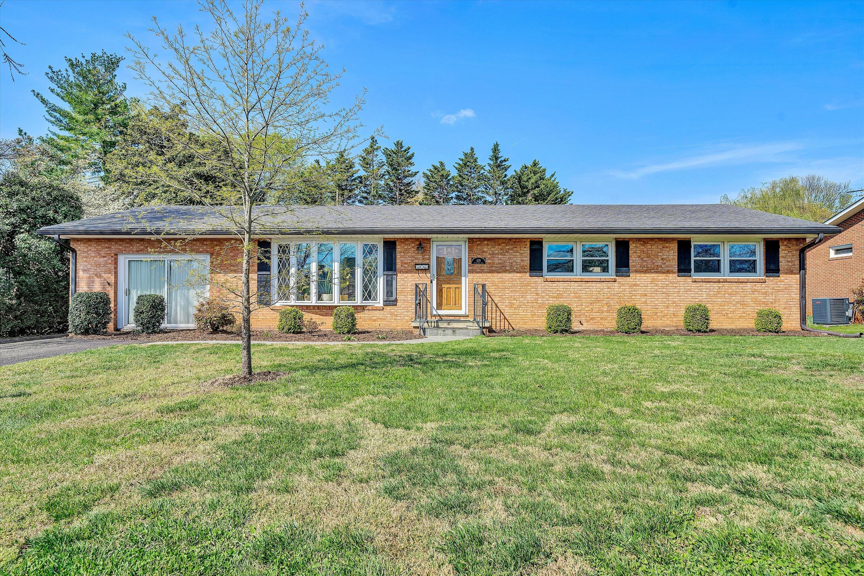 429 Highfield Road Salem, VA 24153 - Photo 1 of 36 01-SGP-00201