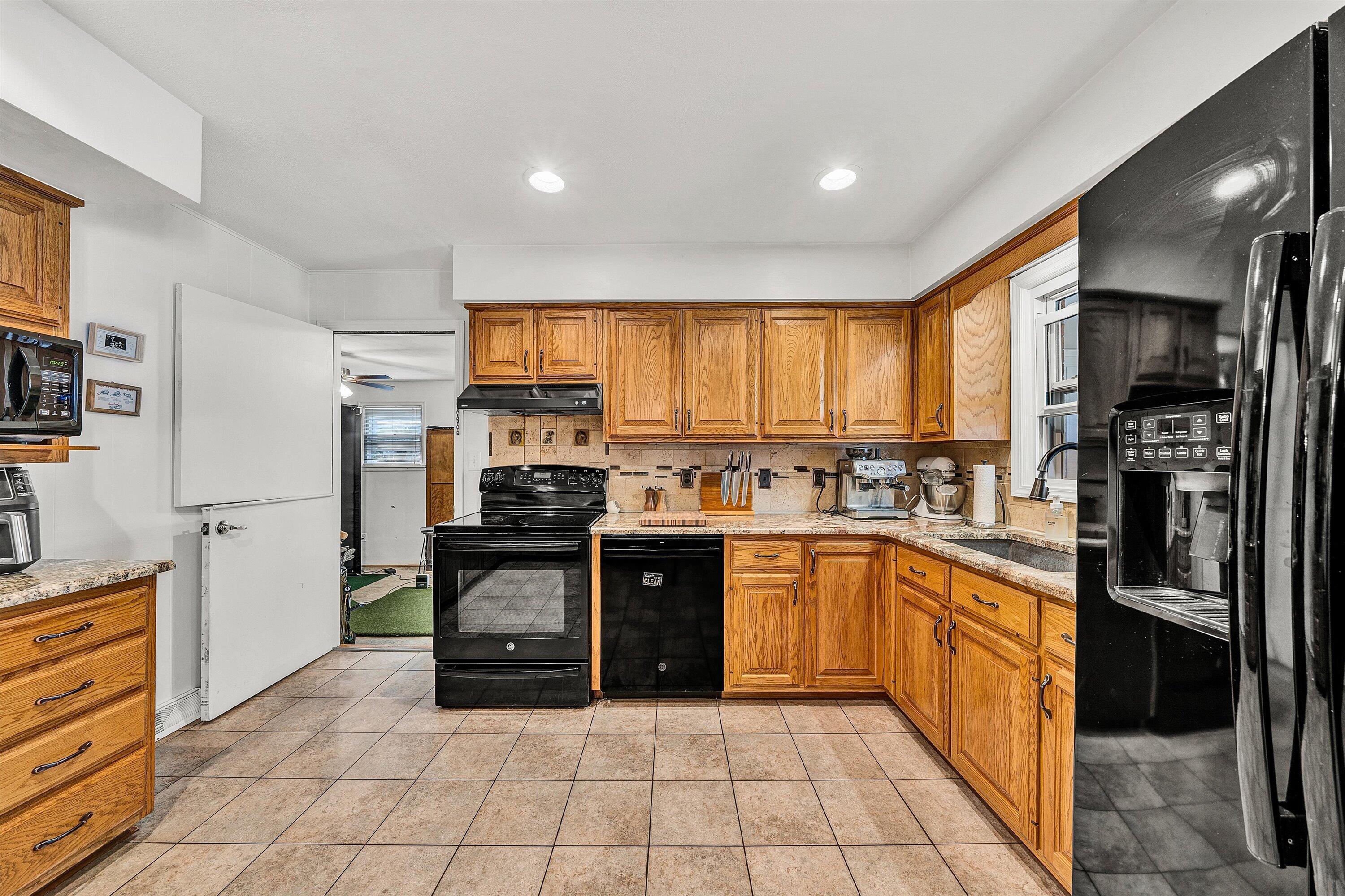 429 Highfield Road Salem, VA 24153 - Photo 11 of 36 11-SGP-00031