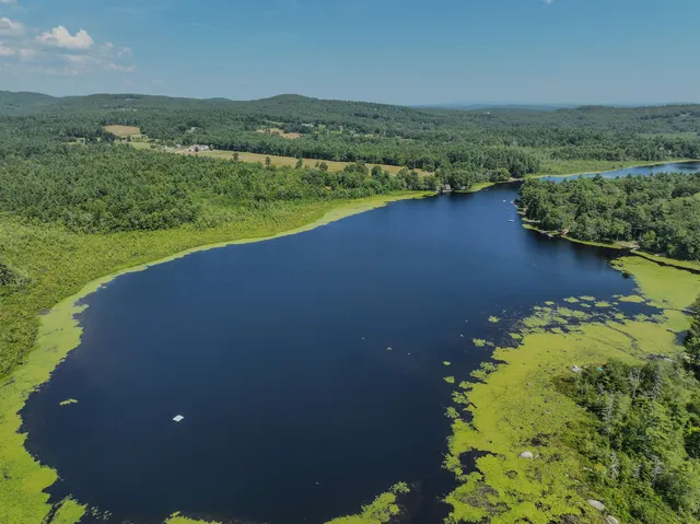 $649,000 | 85 Checkerberry Lane, Henniker, NH 03242