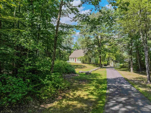 $649,000 | 85 Checkerberry Lane, Henniker, NH 03242