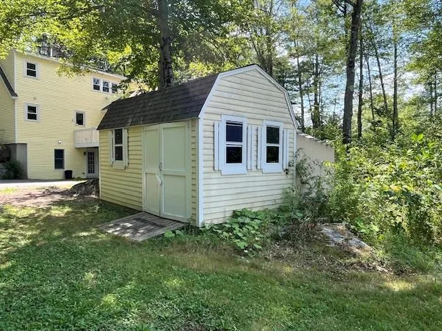 $649,000 | 85 Checkerberry Lane, Henniker, NH 03242
