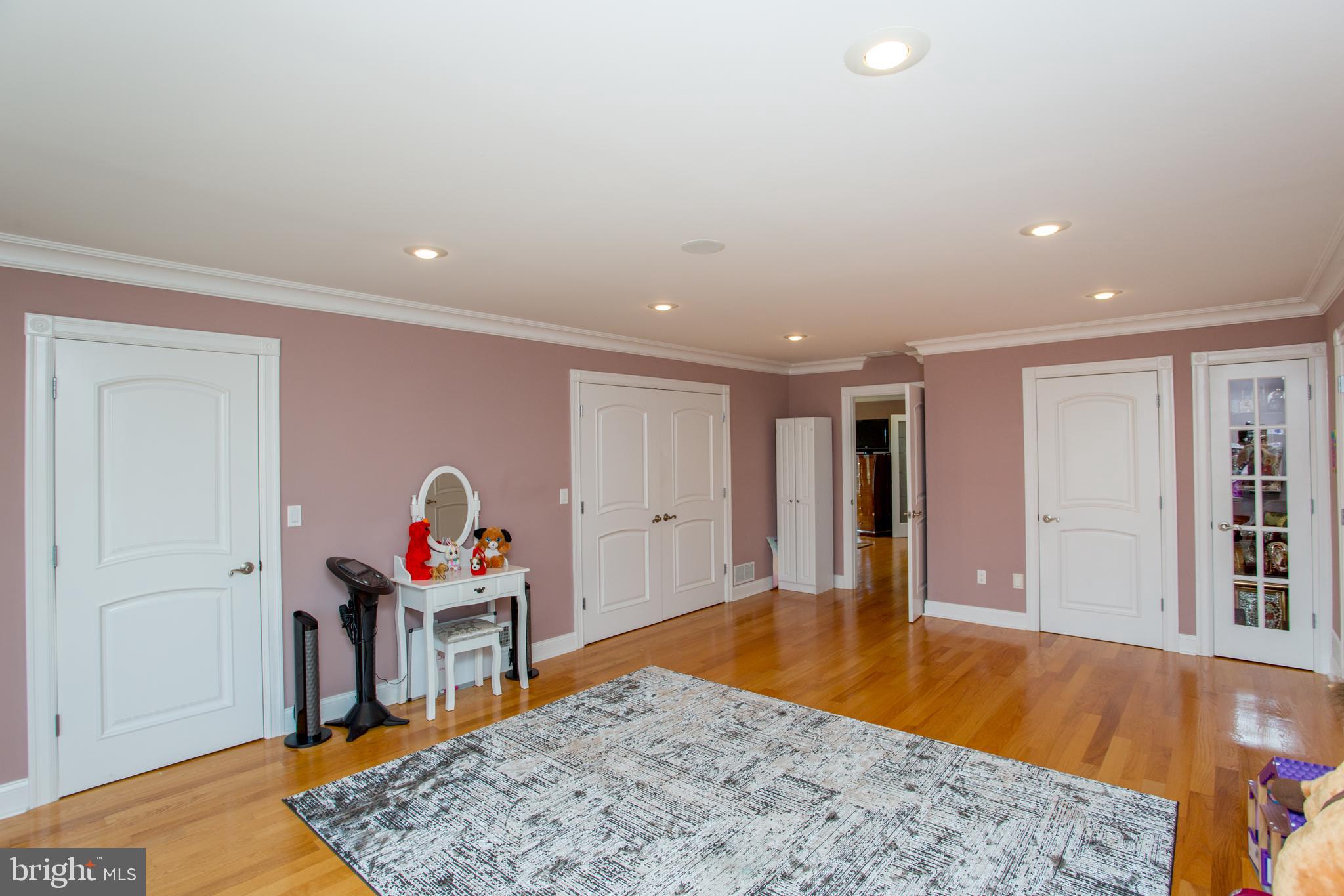 95 Rummel Road Milford, NJ 08848 - Photo 47 of 62 Abundant closets - owners sitting/dressing