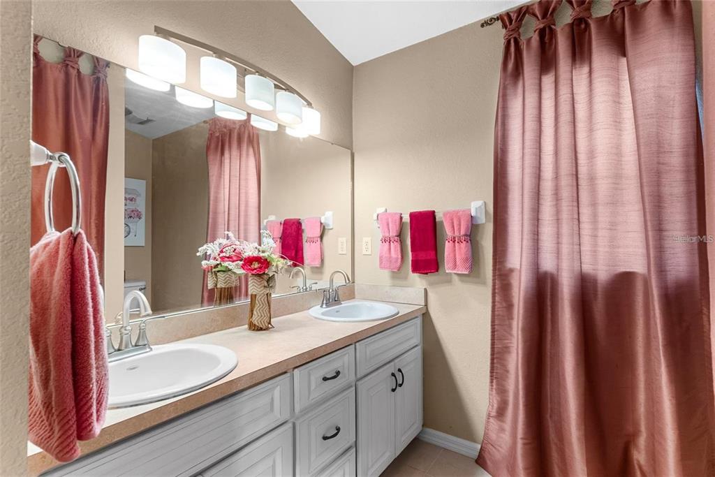 2144 Hatteras Point Lakeland, FL 33813 - Photo 14 of 28