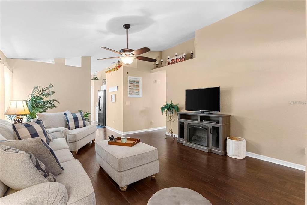 2144 Hatteras Point Lakeland, FL 33813 - Photo 5 of 28