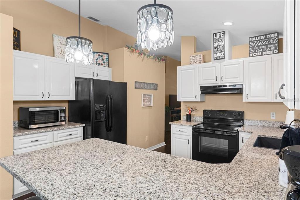 2144 Hatteras Point Lakeland, FL 33813 - Photo 7 of 28