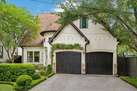 $1,195,000 | 104 Moss Street, Houston, TX 77009
