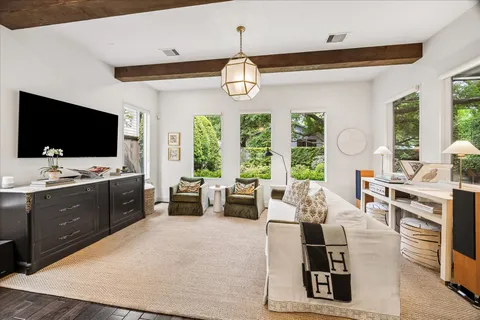 $1,195,000 | 104 Moss Street, Houston, TX 77009