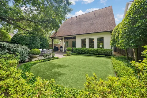 $1,195,000 | 104 Moss Street, Houston, TX 77009