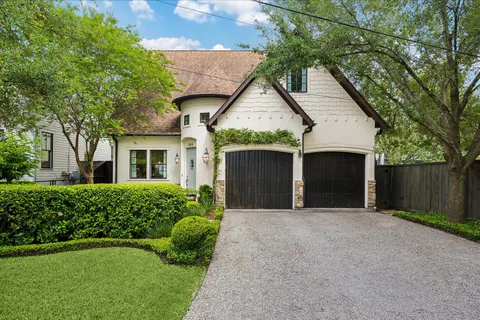 $1,195,000 | 104 Moss Street, Houston, TX 77009