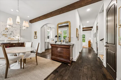 $1,195,000 | 104 Moss Street, Houston, TX 77009