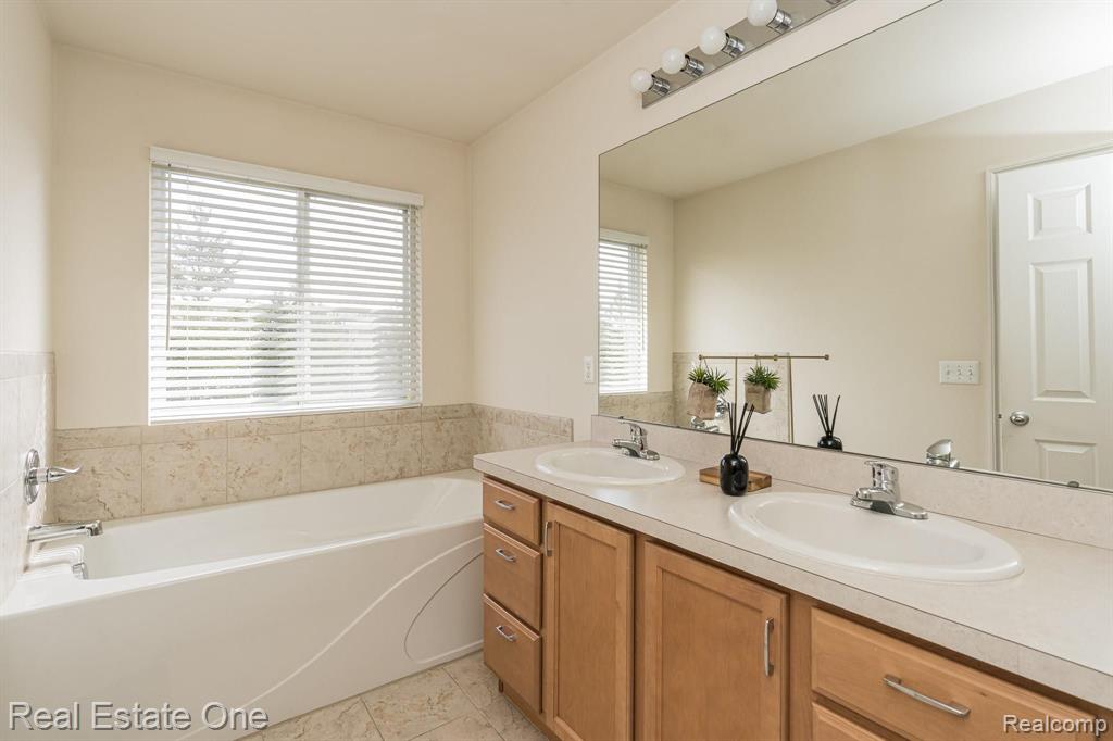 3296 Fantail Drive Rochester Hills, MI 48309 - Photo 20 of 41