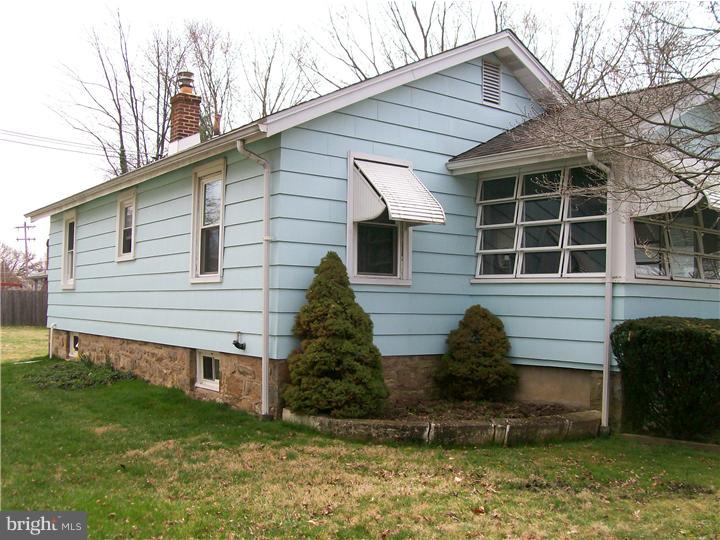 115 West Forrestview Road Brookhaven, PA 19015 - Photo 1 of 19 Exterior Side