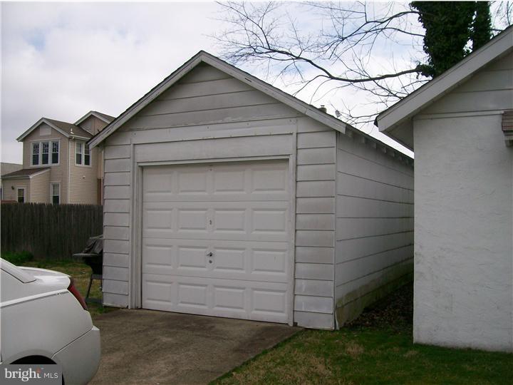 115 West Forrestview Road Brookhaven, PA 19015 - Photo 19 of 19 Garage