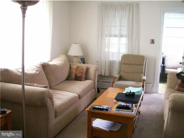 115 West Forrestview Road Brookhaven, PA 19015 - Photo 8 of 19 Living Room