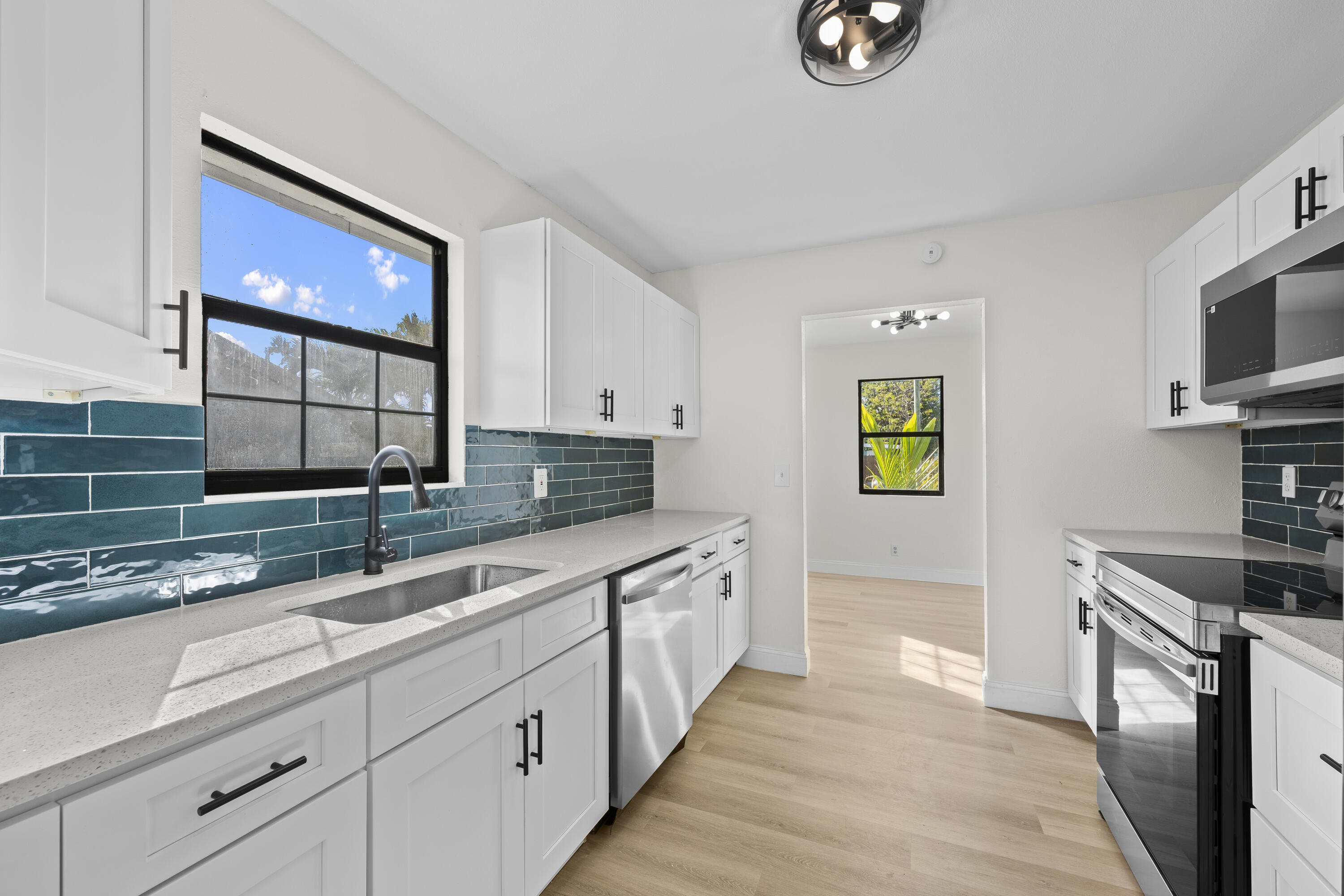 1244 West 25th Street Riviera Beach, FL 33404 - Photo 4 of 13 12-LUX_1155