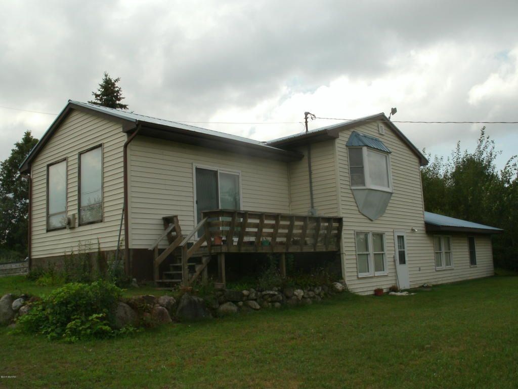 4443 East Howard City-Edmore Edmore, MI 48829 - Photo 2 of 4 1855779-1.JPG