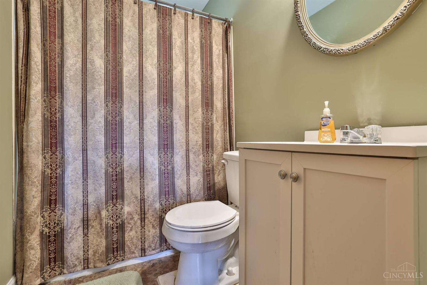 11515 Pippin Road Cincinnati, OH 45231 - Photo 16 of 27