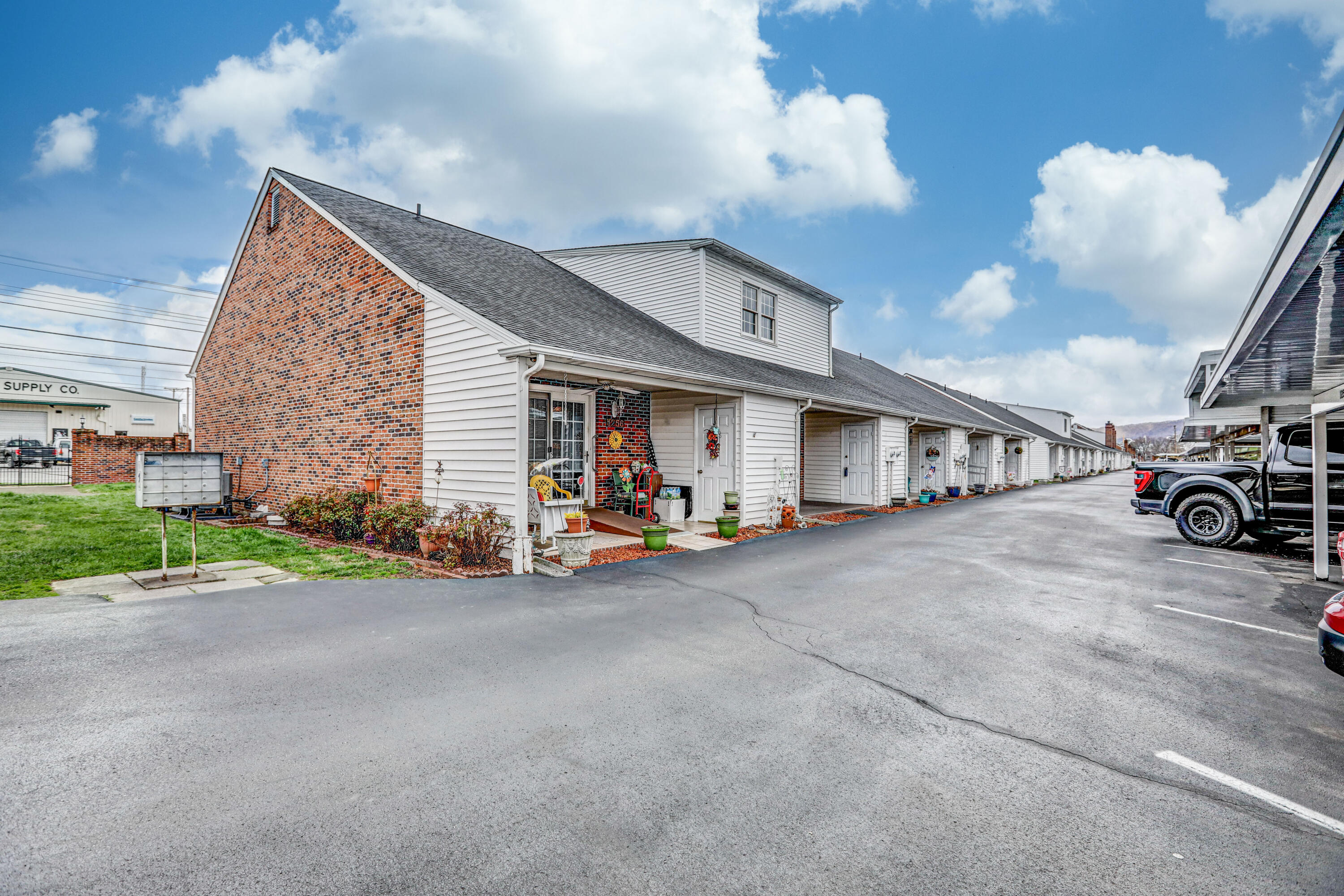 1254 Konnarock Road, Unit 1254 Kingsport, TN 37664 - Photo 5 of 34 B42A1501_2_3_4_5-Edit