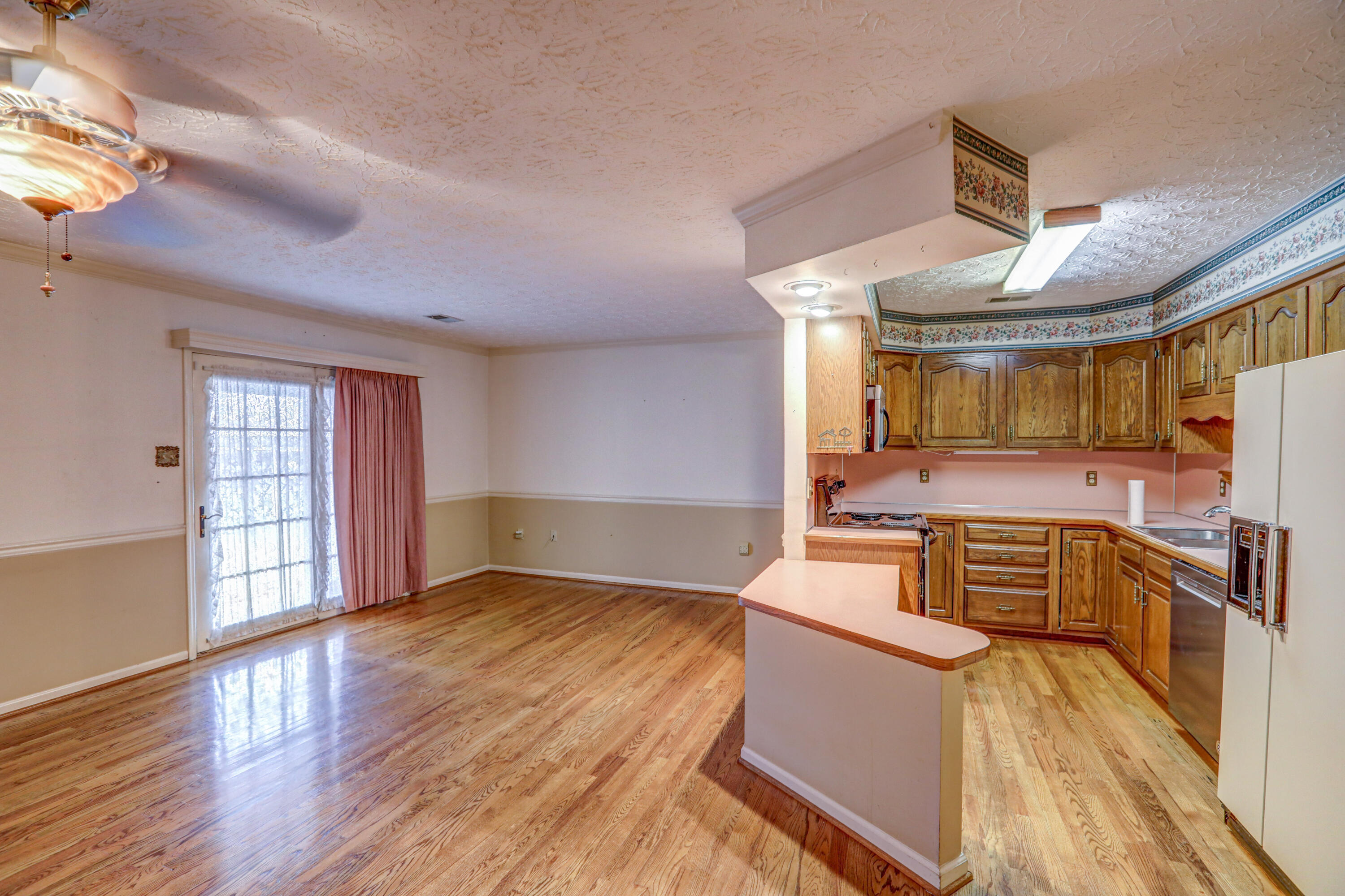 1254 Konnarock Road, Unit 1254 Kingsport, TN 37664 - Photo 9 of 34 B42A1521_2_3_4_5