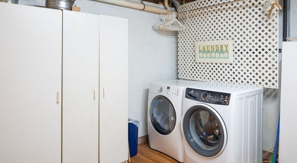 22 Little Neck Road Ipswich, MA 01938 - Photo 33 of 37 a utility room with dryer and washer